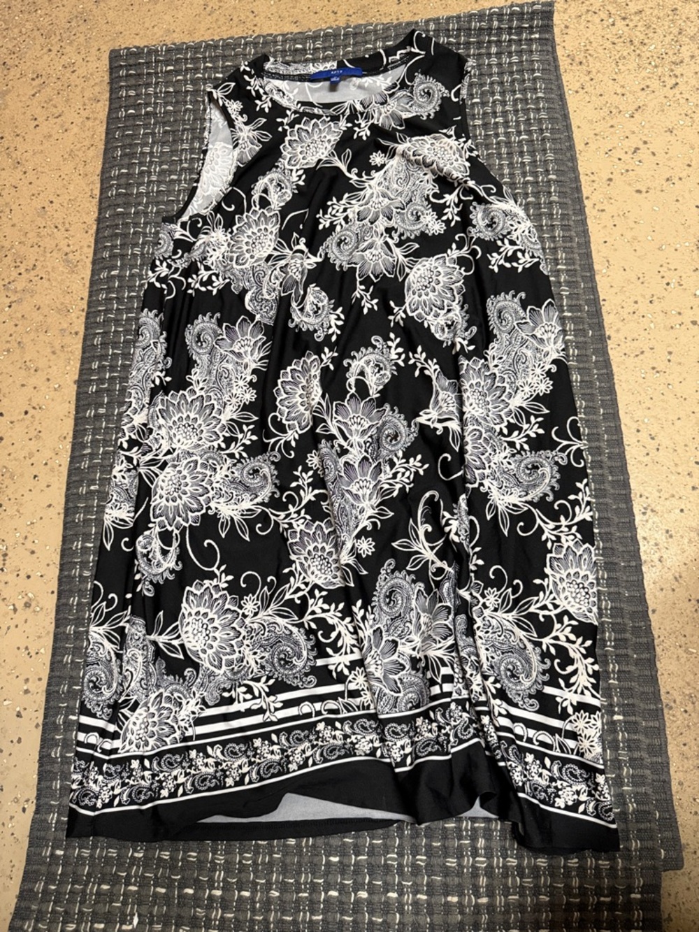 Apt. 9 Black and White Floral Paisley Blouse